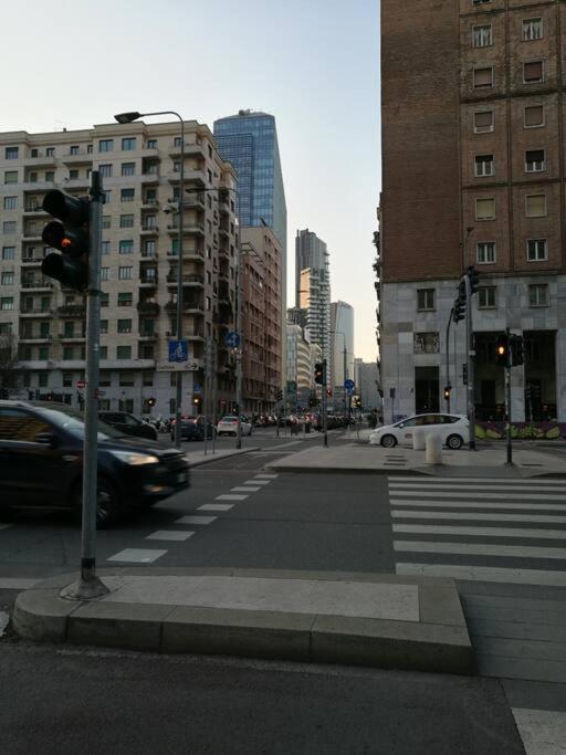 Suite Mm3/Repubblica, 2 Min. Da Staz. Centrale Милано Екстериор снимка